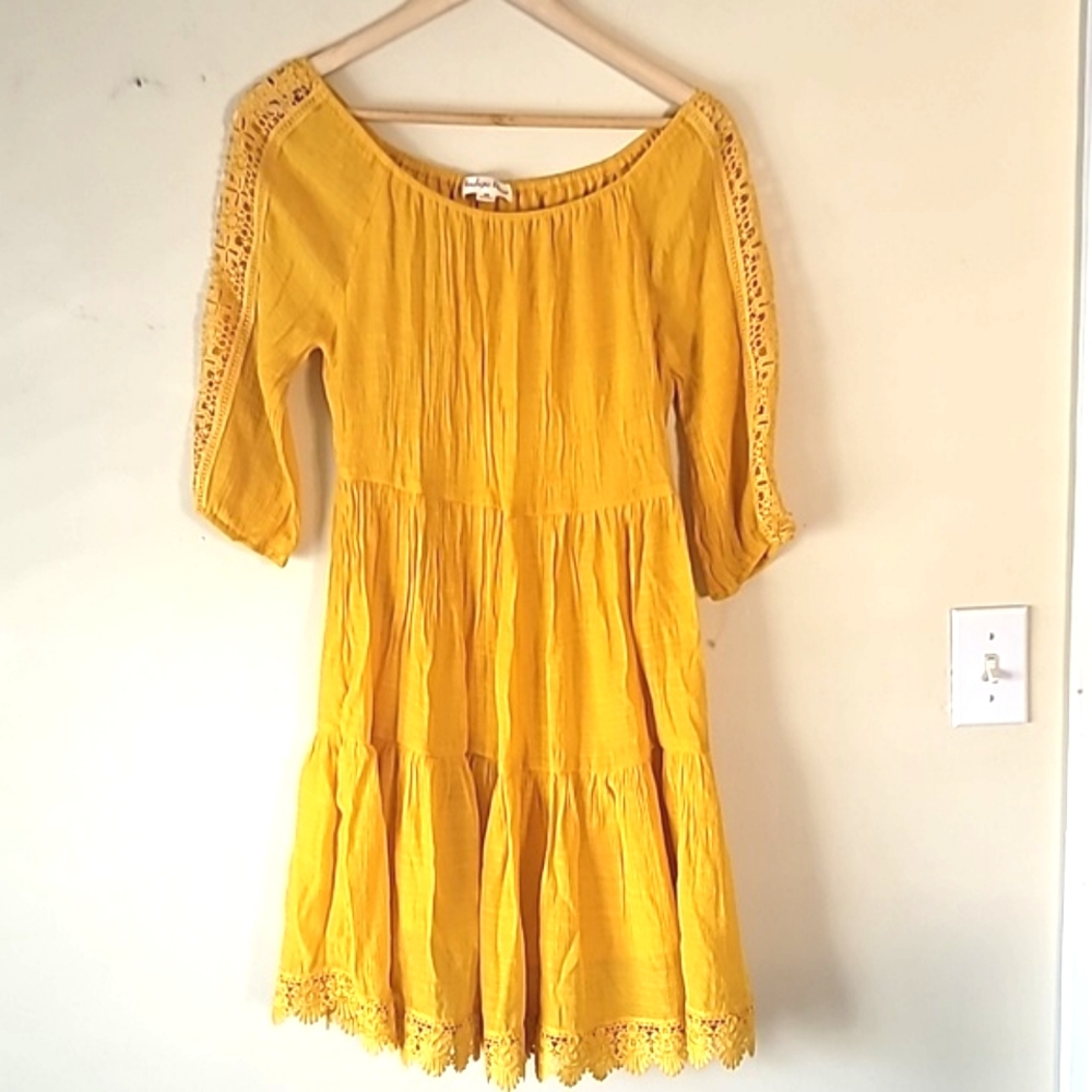 Two Tiered off shoulder crochet sleeve Indigo Rose Dress SZ M
